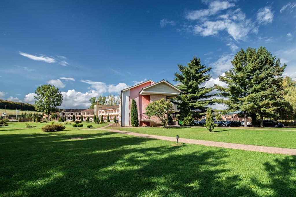 Motel Gilău Екстериор снимка